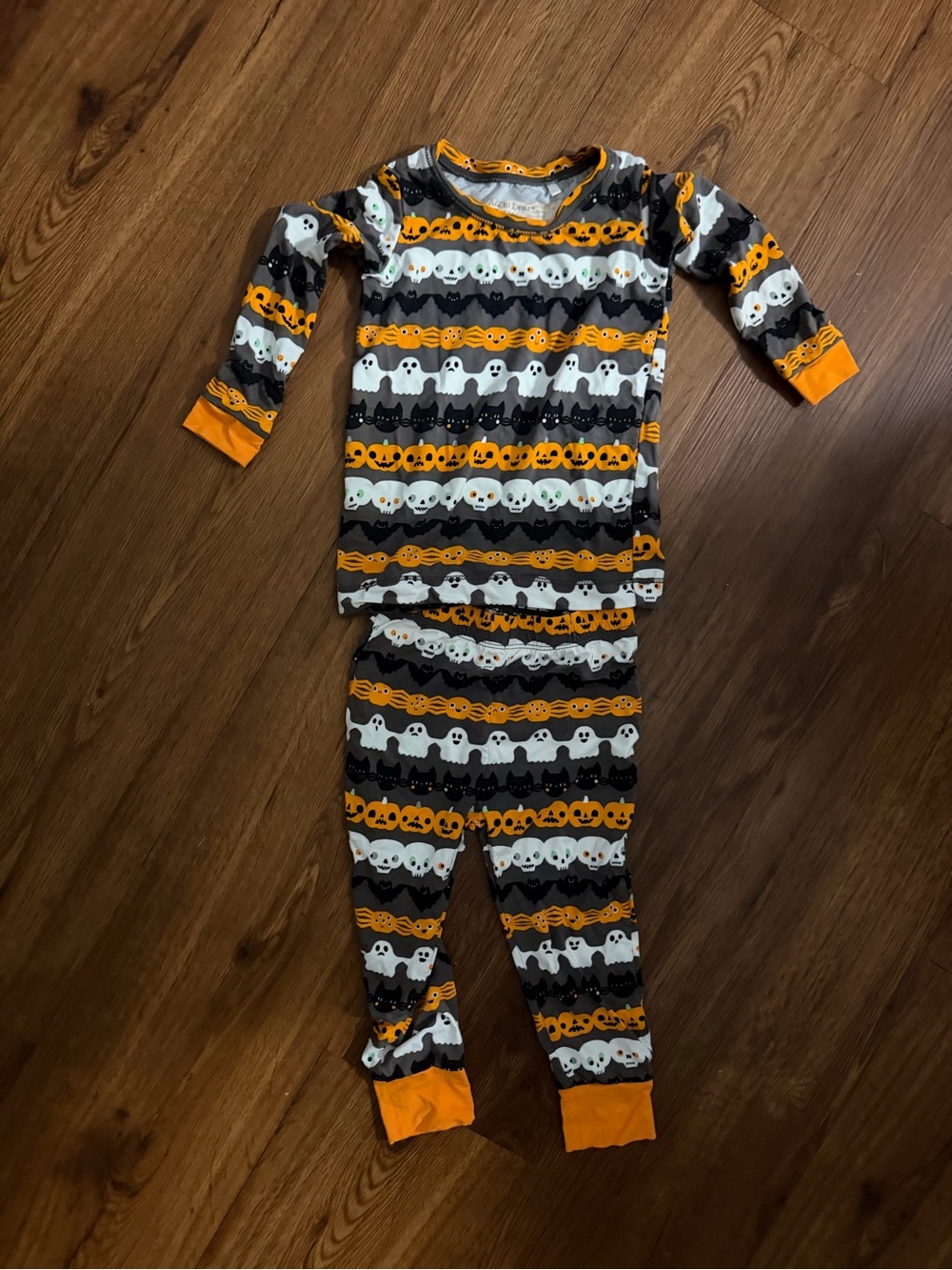 Halloween Paper Garland - Glow in the Dark - Long Sleeve Loungewear Set